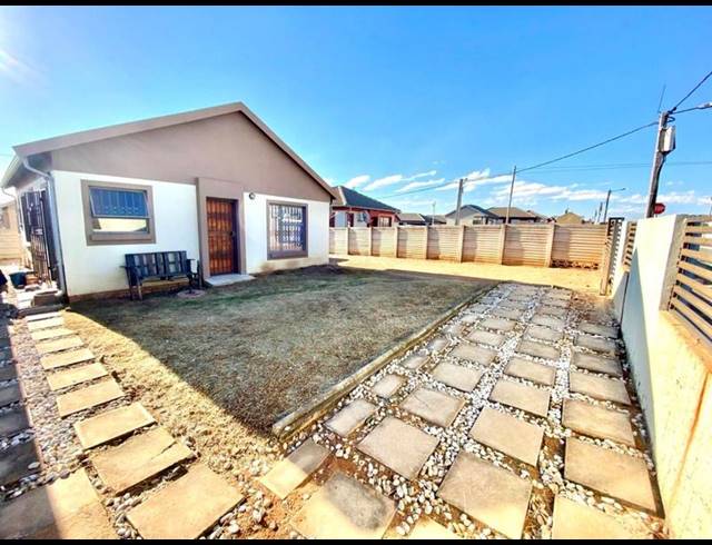 3 BEDROOM HOUSE FOR SALE IN WITPOORTJIE